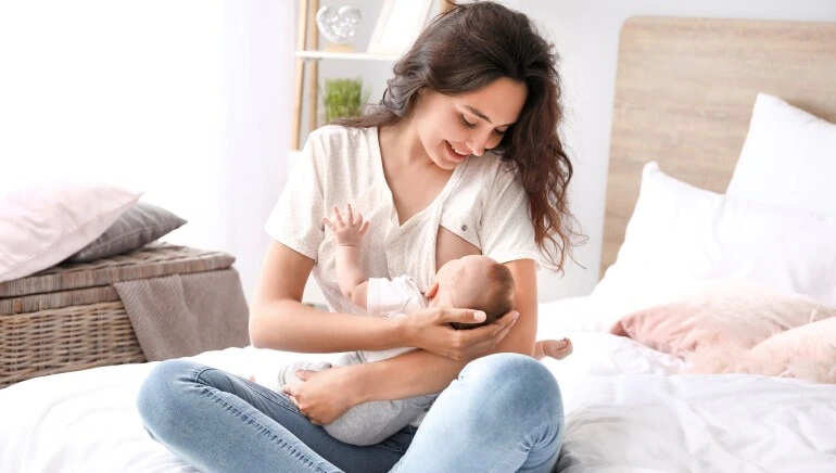 क्या स्तनपान एक प्रभावी गर्भनिरोधक है? जी हां, एक्सपर्ट कर रही हैं 98% समर्थन