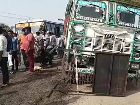 पढ़िए MP की सारी अपडेट्स : भाई दूज मनाने जा रही महिला और पति की हादसे में मौत, बेटी घायल : बालाघाट पर डंपर सवार दंपती को समाने से कुचला, पत्नी की मौत