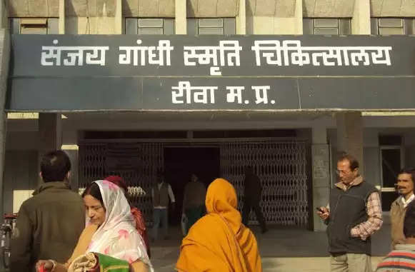 REWA : संजय गांधी अस्पताल की व्यवस्था देख कलेक्टर का माथा ठनका :  अब व्यवस्था सुधारने रीवा कलेक्टर ने थामी कमान