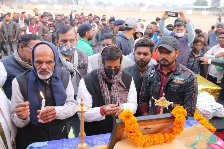 REWA : खिलाड़ियों को संबोधित करते बोले पूर्व कैबिनेट मंत्री शुक्ल कहा - ढेरा के स्टेडियम को उत्कृष्ट स्टेडियम बनाना पहली प्राथमिकता