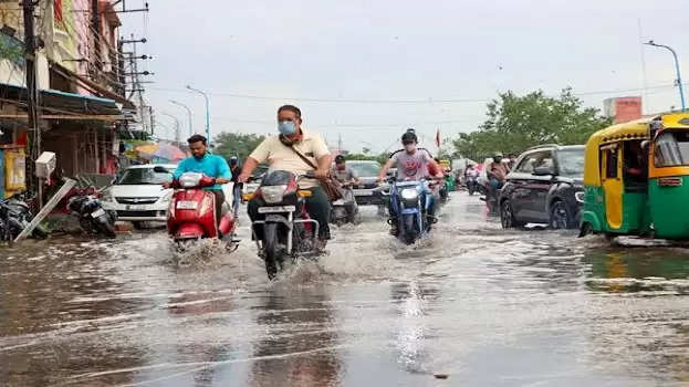 REWA : रीवा और सतना में हरछठ के मौके पर एक बार फिर हुई जमकर बारिश : शहरवासियों को उमस भरी गर्मी से मिली राहत 