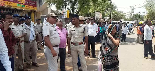 REWA : सिरमौर, त्योंथर, लौर में ताबड़तोड़ कार्यवाही : तीन शातिर आरोपियों के मकान और व्यापारिक कॉम्प्लेक्स में चला बुलडोजर 