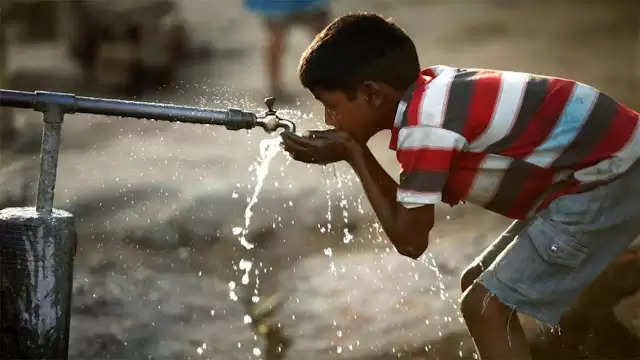 ALERT : पानी बना रहा लोगों को बीमार, शुद्ध पेयजल के नाम पर चल रहा है सरकार का यह खेल.... पढ़िए 