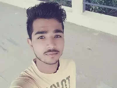 RATLAM : कपड़े सुखाते वक्त करंट लगने से पिता-पुत्र की मौत, मां-बेटा झुलसे